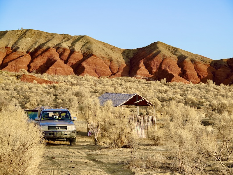 Altyn Emel NP: Aktau chalky mountains