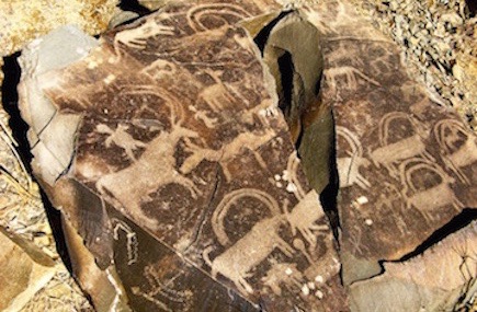 Tanbaly petroglyphs 