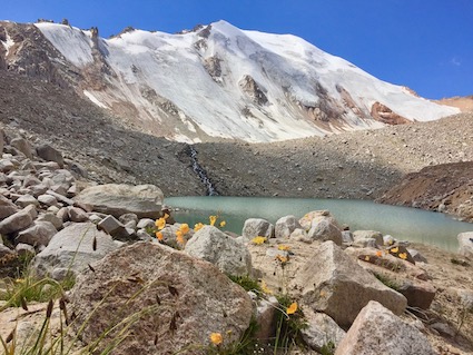 moraine lake near Molodezhny peak