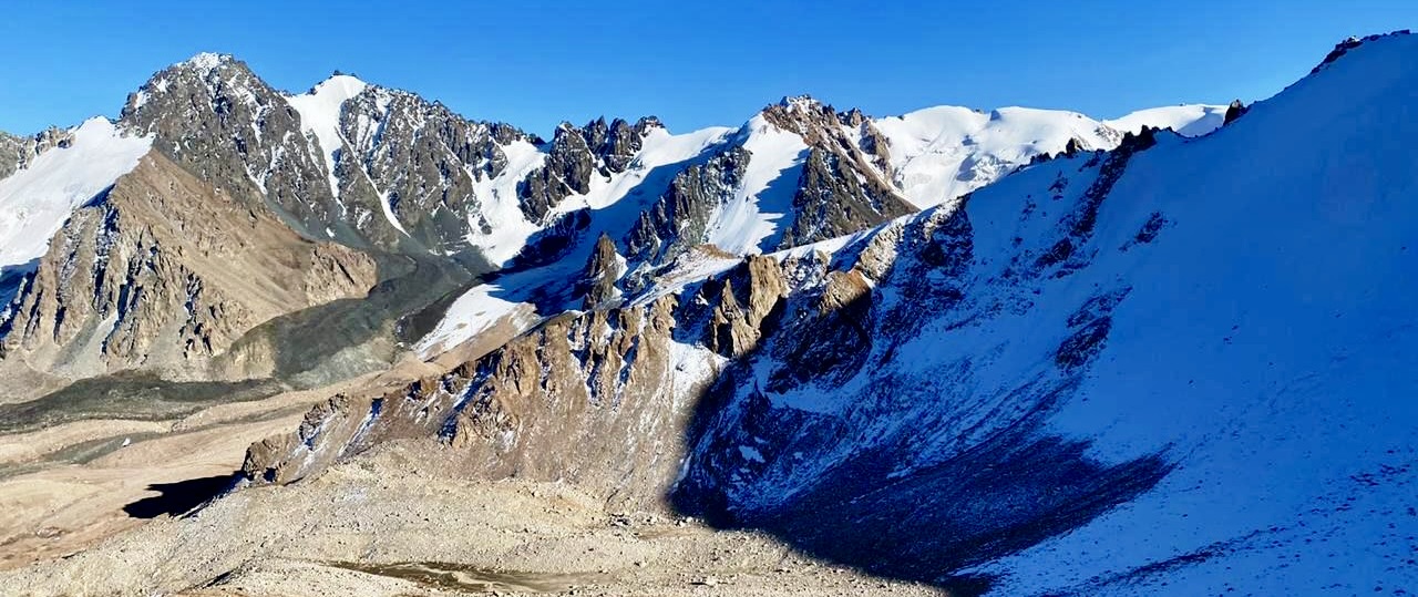 Day hike to Touyuk-Su glacier